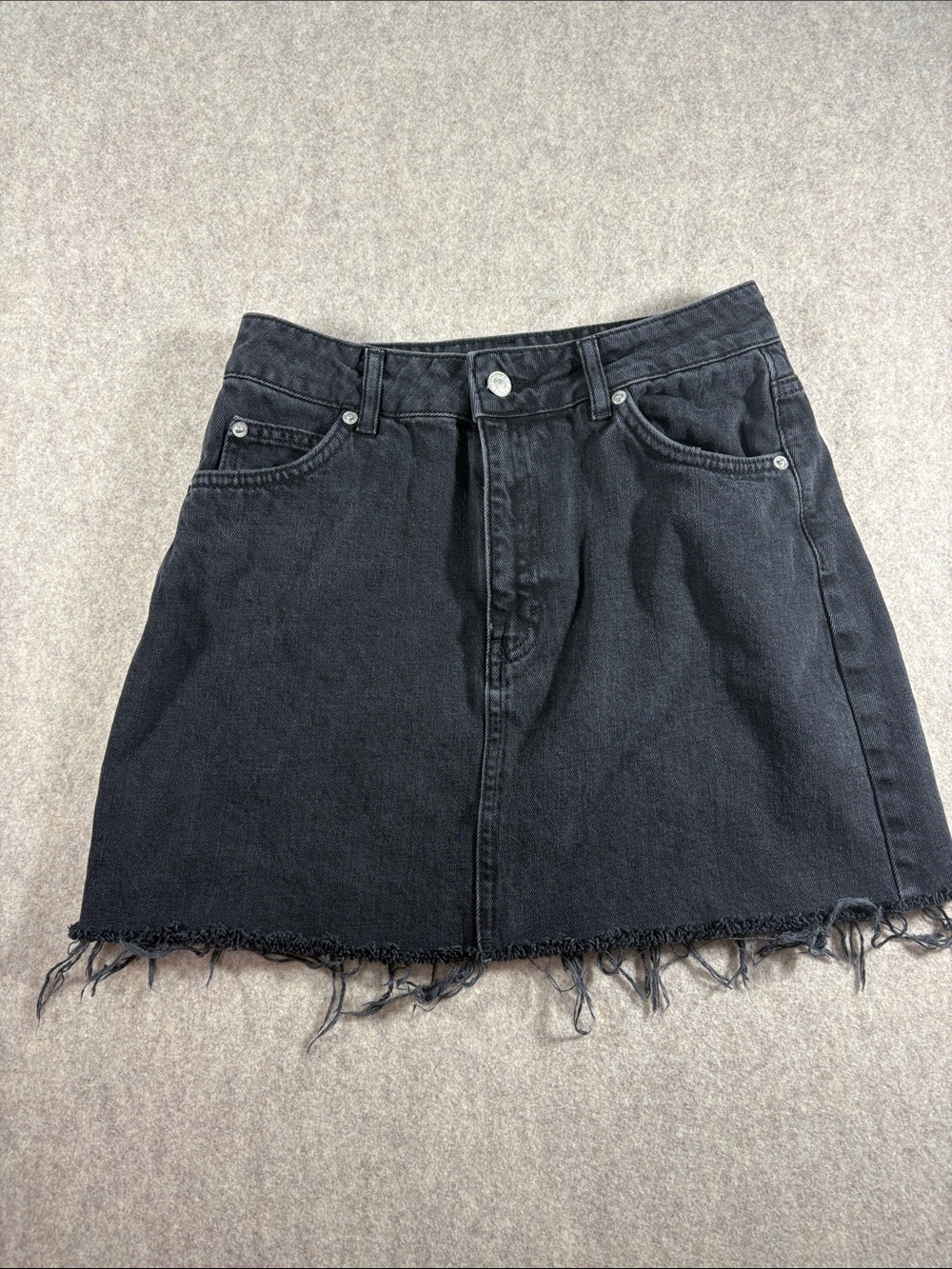 Topshop Moto Women’s Black Denim Raw Edge Mini Skirt Frayed Hem High Rise size 6